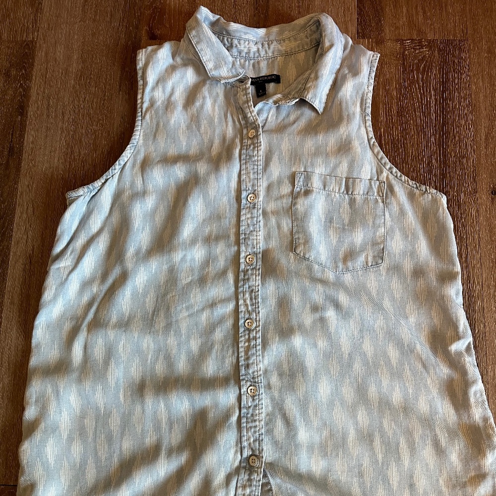 Sleeveless Chambray Printed Top